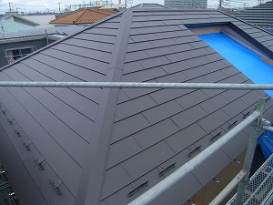 屋根ガルバリウム鋼板平葺き