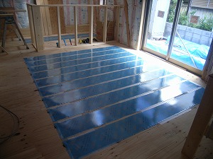 電気式床暖房シート敷設