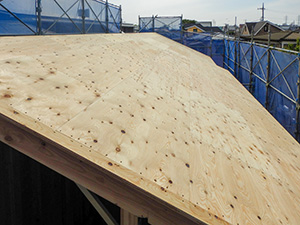 屋根構造用合板貼り