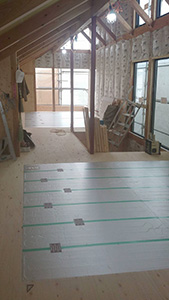 2F床暖房パネル敷き