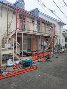 庇・格子下地鉄骨設置状況