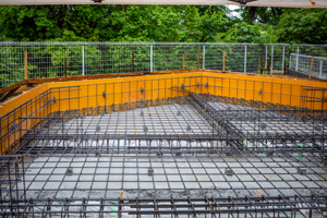 外枠建込み+基礎配筋