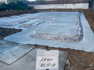 基礎工事　捨コン打設